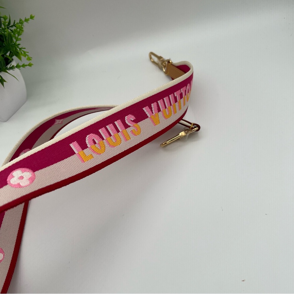 Louis Vuitton fushia jacquard pink strap new ❤️ - Picture 7 of 9